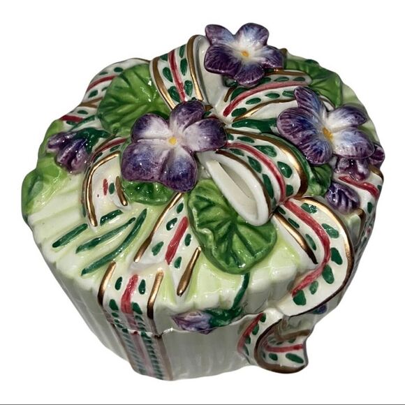 Vintage Fitz and Floyd Essentials Trinket Box Jewelry Violets Ribbons Ceramic - Picture 2 of 9
